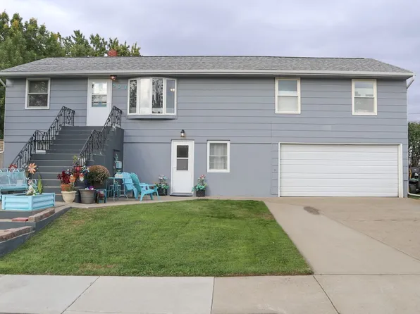 503 E Raymond St, Glendive, MT 59330