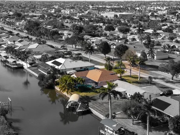 230 Kamal Pkwy, Cape Coral, FL 33904