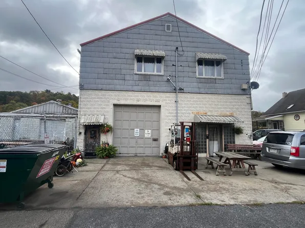 103 Cypress St, Punxsutawney, PA 15767