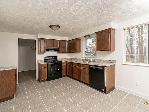 3rd image of 6906 Sutherland Ct