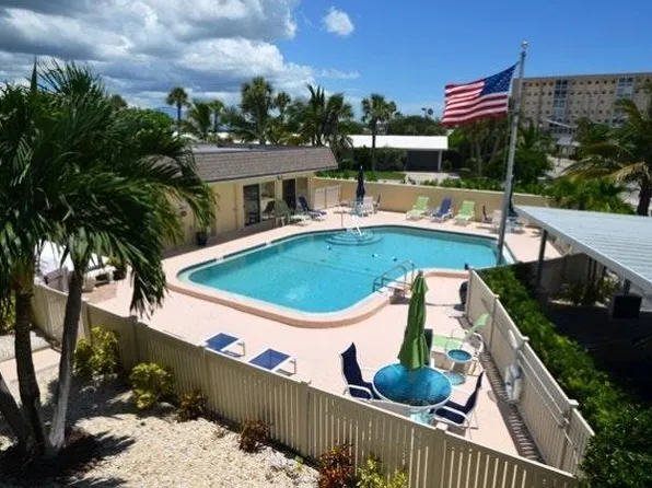 1400 Tarpon Center Dr APT 215, Venice, FL 34285