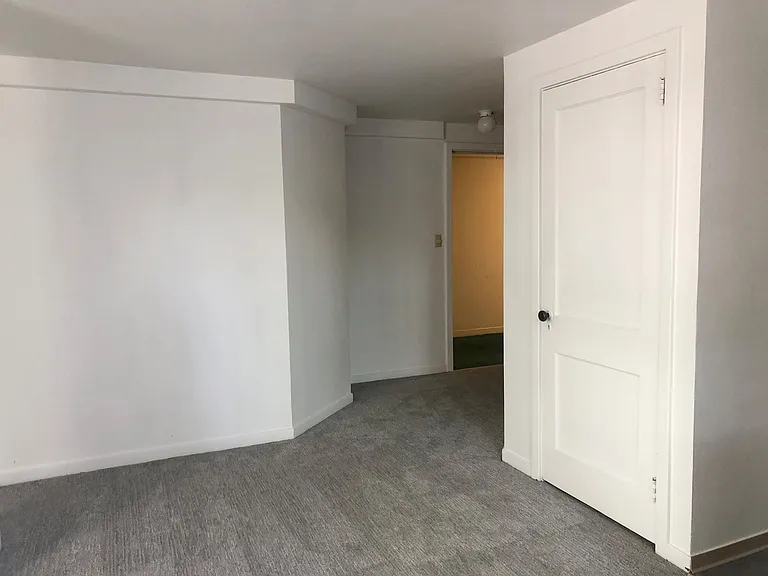 Curtiss Apartments — Photo 11