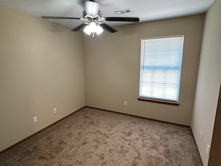 1202 SW Quartz Rd — Photo 6