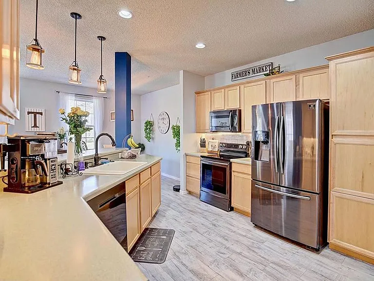 10990 Goodhue St NE #A — Photo 4