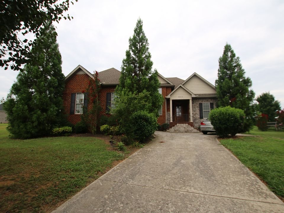 1st image of 205 Saint James Pl