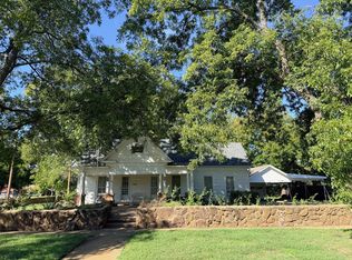 830 Plum St, Graham, TX 76450
