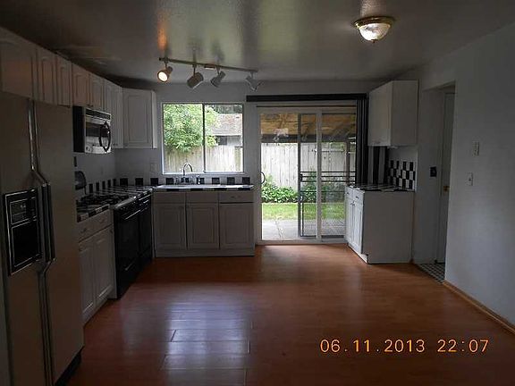 3rd image of 26139 195th Pl SE