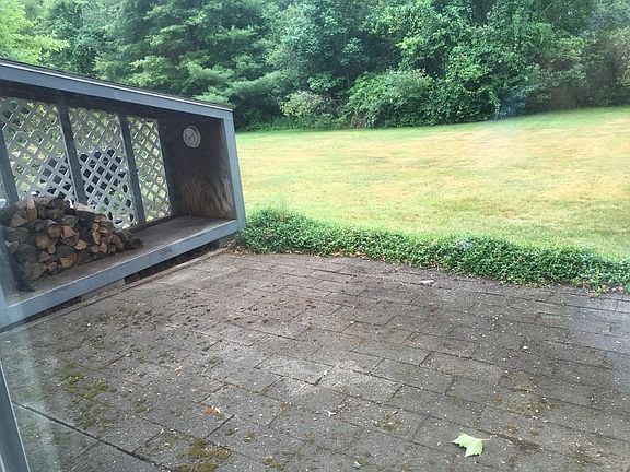 4th image of 2 Prudence Crandall Ln