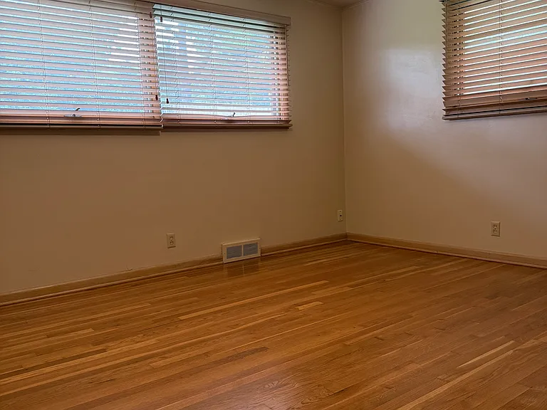 3735 Pace Blvd — Photo 13
