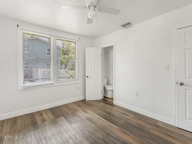 1018 W 23rd St — Photo 10