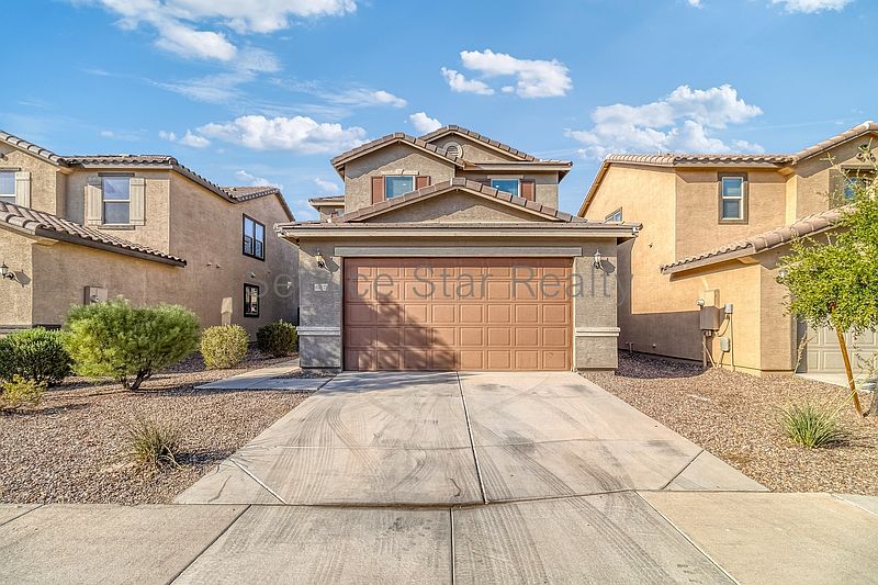 1st image of 40572 W Helen Ct