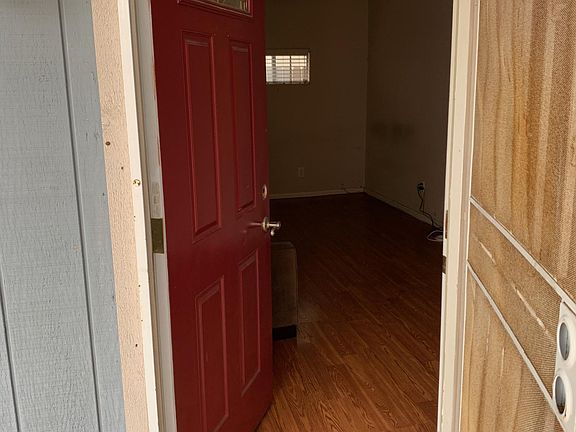 4th image of 237 E 16th Pl #A