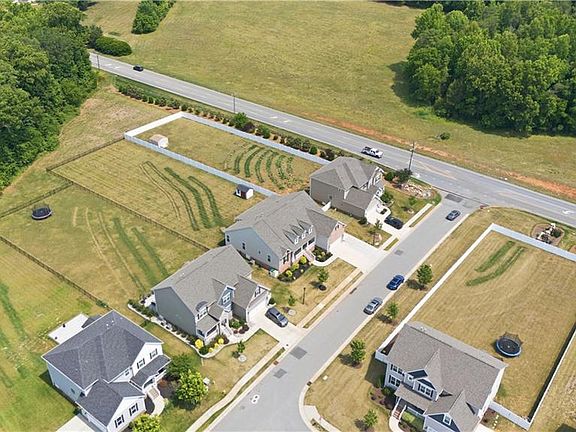 4th image of 7111 Conrad Farm Rd