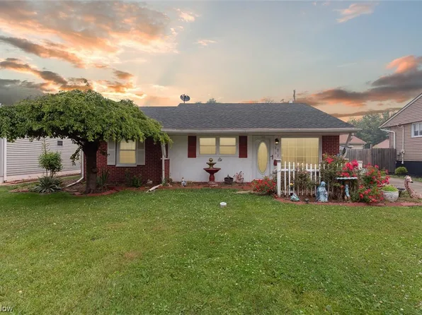 2233 Eastlawn St, Lorain, OH 44052