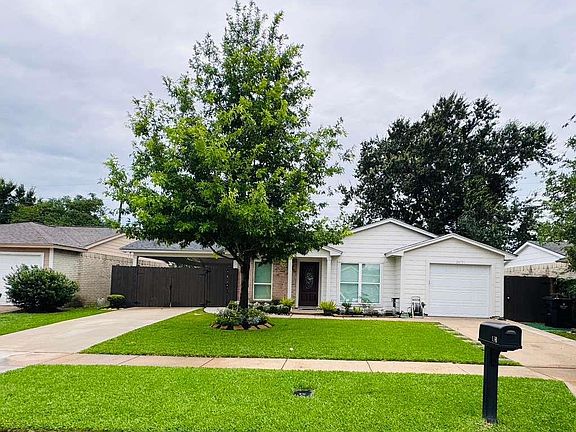 3rd image of 24131 Four Sixes Ln