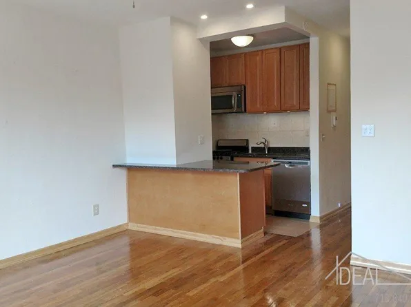 284 7th St, Brooklyn, NY 11215