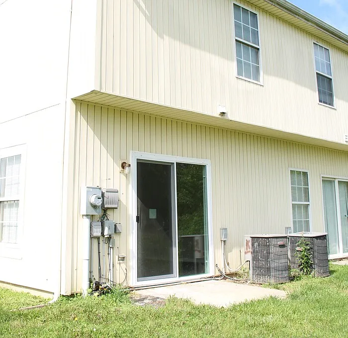 3 bed, 2.5 bath, $1,850 — Photo 2