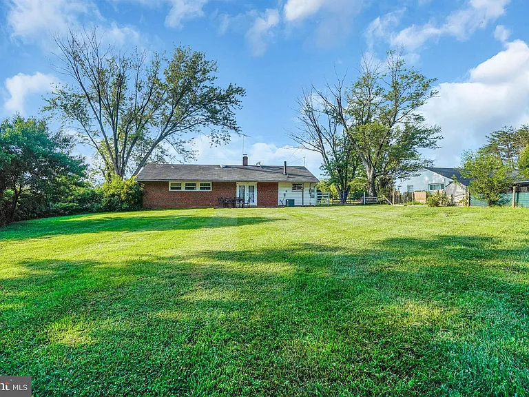13209 Thornton Dr — Photo 6