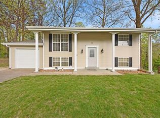 10 Kingston Dr, Fairview Heights, IL 62208