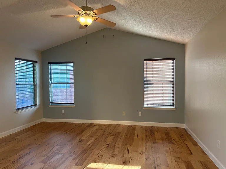 4024 Oxlea Dr — Photo 45