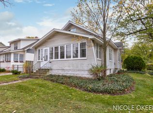 270 E 16th St, Holland, MI 49423