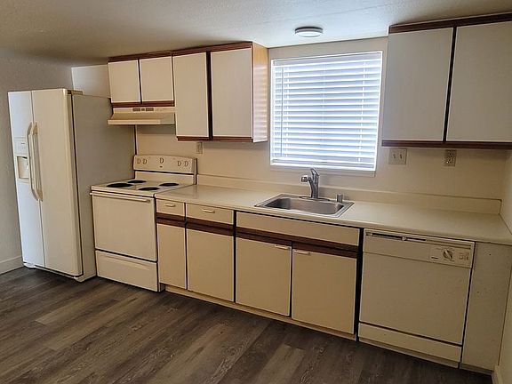 3rd image of 2933 Panama Ave Unit B