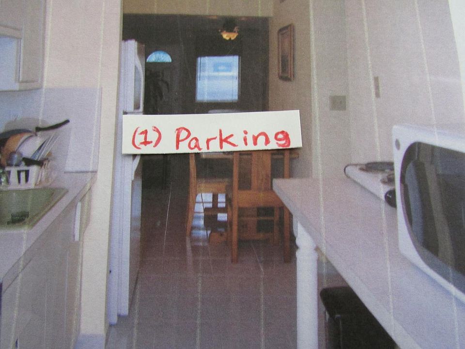 1st image of 900 6th St APT 27