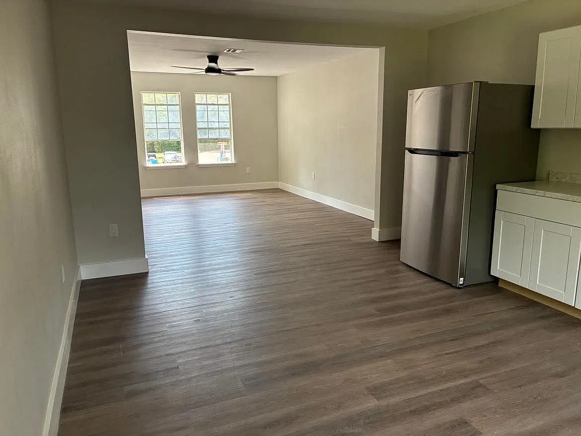 Fully Renovated 2BR/2BA 1,300 Sq Ft Section 8 Welcome — Photo 4