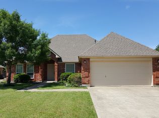 8829 Marti Ln, North Richland Hills, TX 76182