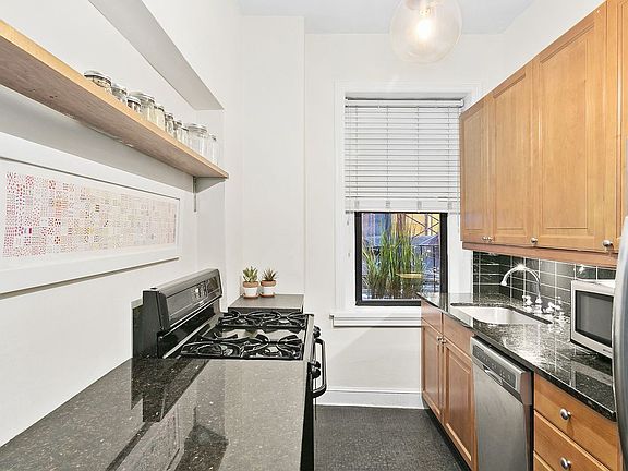 5th image of 130 W 16th St APT 2