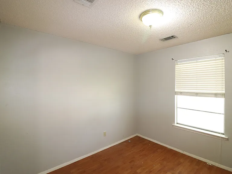7340 Folkstone Dr — Photo 7