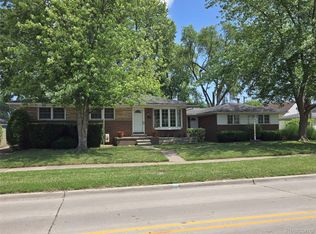 3609 River Dr, Lincoln Park, MI 48146