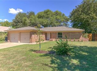 2002 Pebblecreek Dr, Cleburne, TX 76033