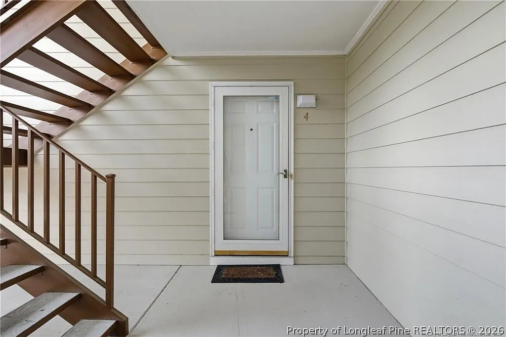 3 bed, 2.0 bath, 1384 sqft, $1,375 — Photo 3