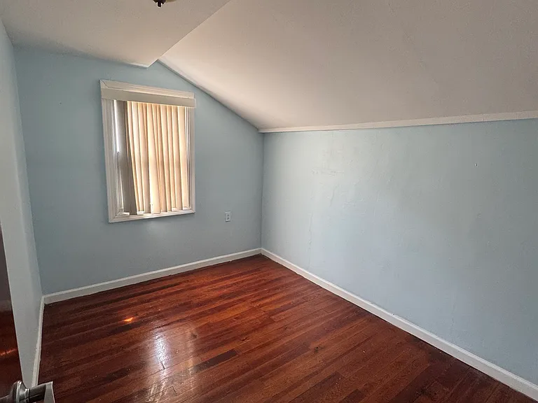 Walnut Ln — Photo 25