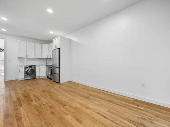 827 Putnam Avenue image 12 of 12