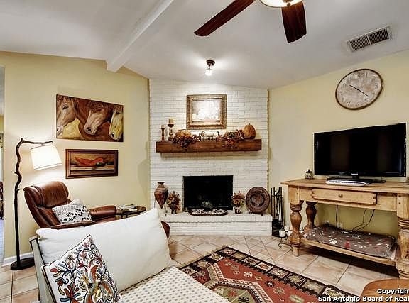 3rd image of 2207 Pebble Crest Cir