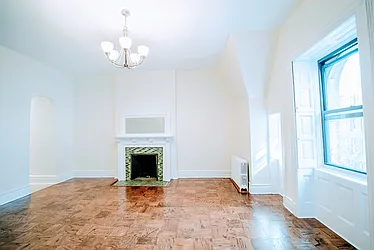 Rented by R New York