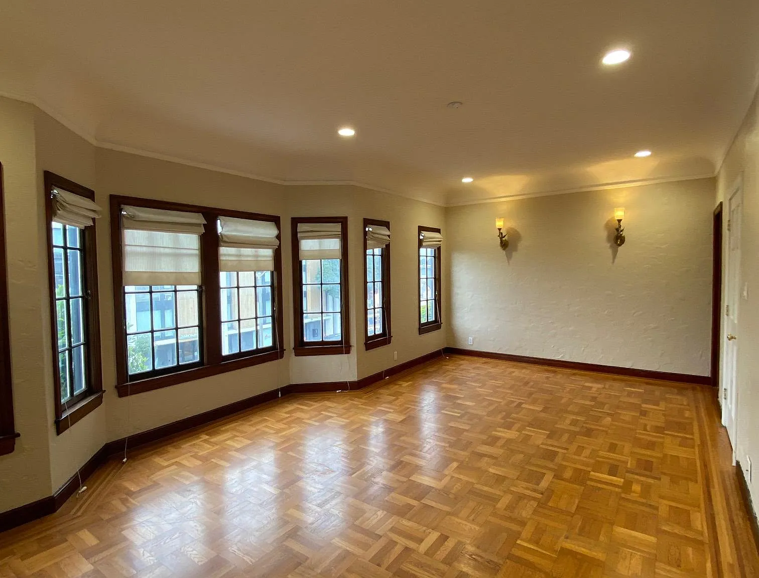2473 Lombard St — Photo 2