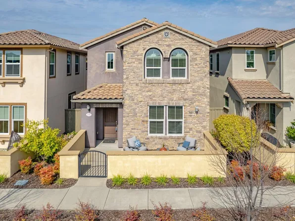 2089 Pasqual Dr, Roseville, CA 95661