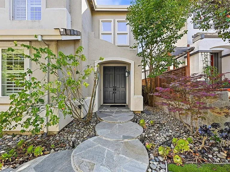 6569 Alyssa Dr — Photo 3