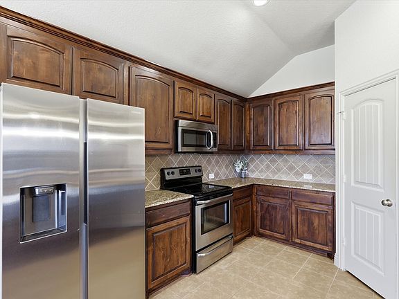 3rd image of 115 Blue Quail Rd