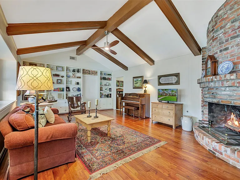 18623 Prince William Ln — Photo 17