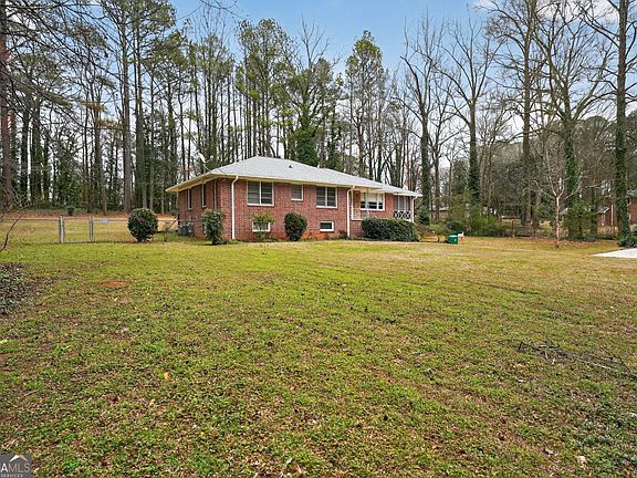 2nd image of 1790 McLain Ln