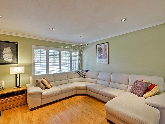 3rd image of 775 Grouse Way