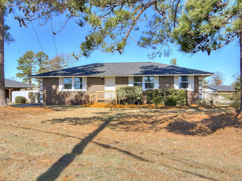 208 Maywood Dr