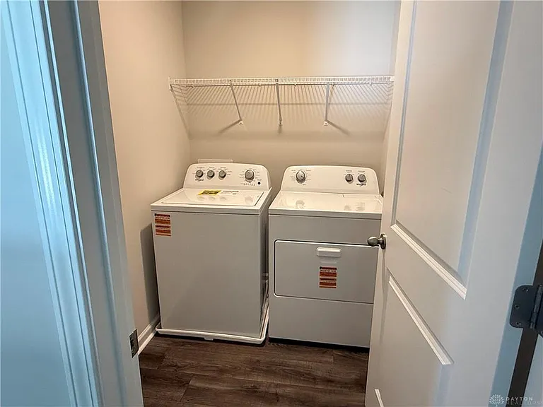 1460 Camden Ln — Photo 13