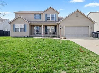 819 Chickory Dr, Champaign, IL