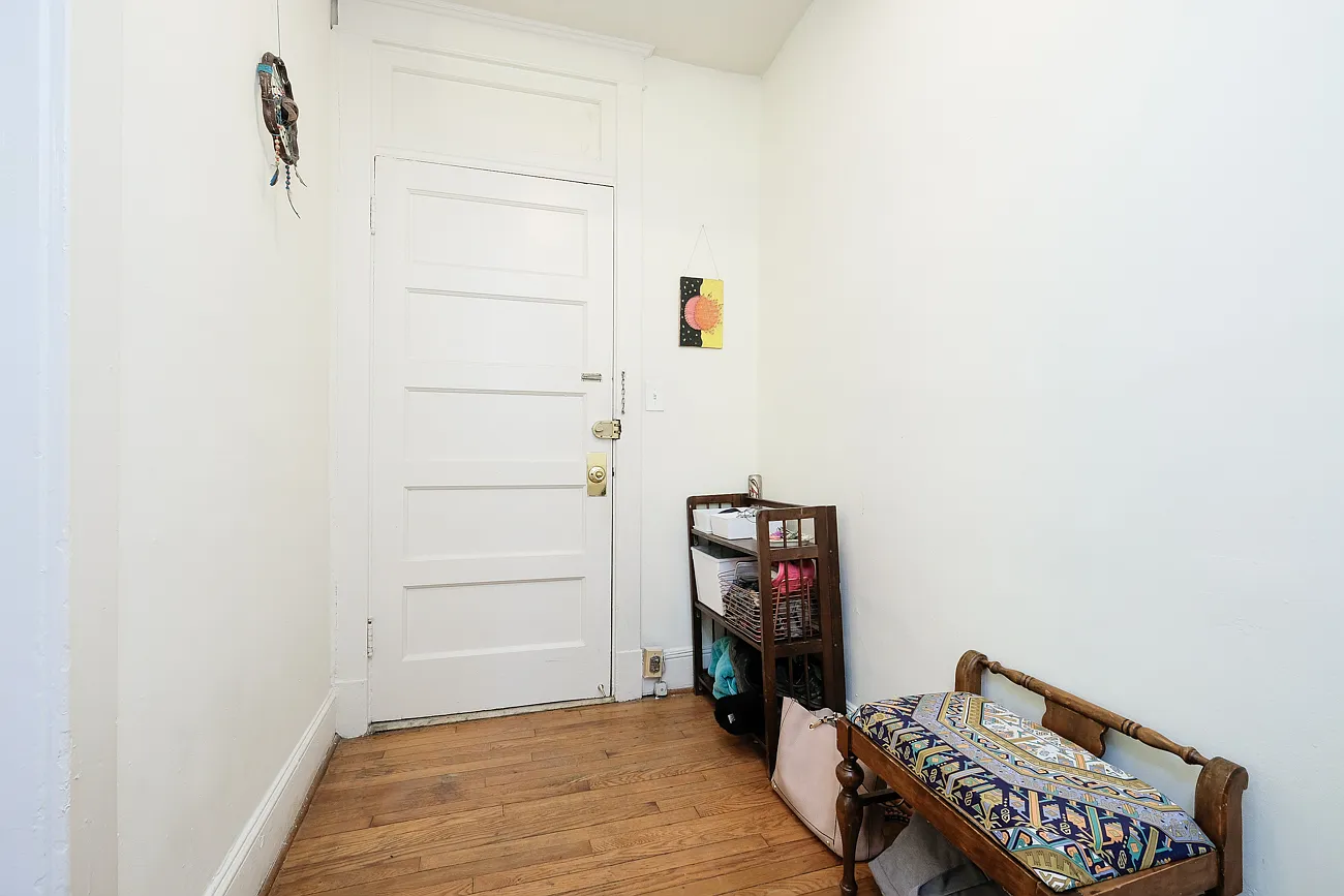 Charming Capitol Hill studio — Photo 4