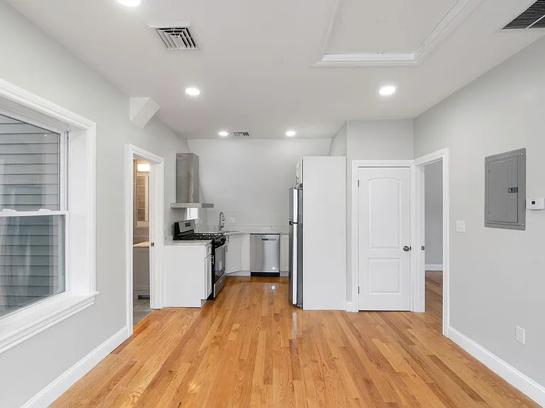 31 Saint Casimir Ave #2 — Photo 20
